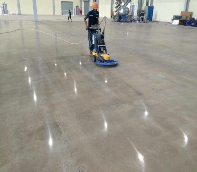 Dịch vụ làm sạch và đánh bóng sàn bê tông Ánh Sáng Nha Trang