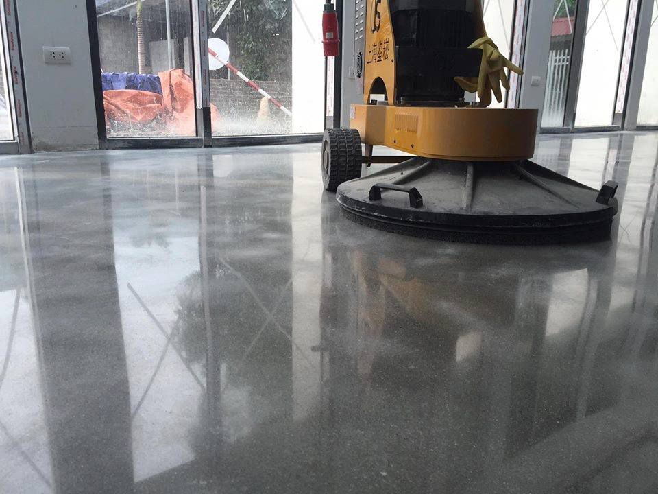Dịch vụ làm sạch và đánh bóng sàn bê tông Ánh Sáng Nha Trang
